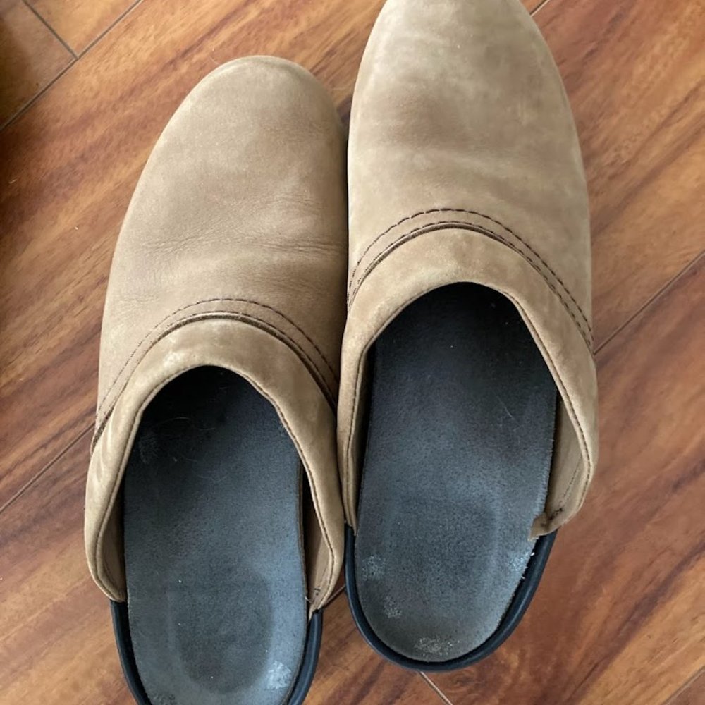 Wolky Women's Clogs, Size 38, in time for Spring Weather!